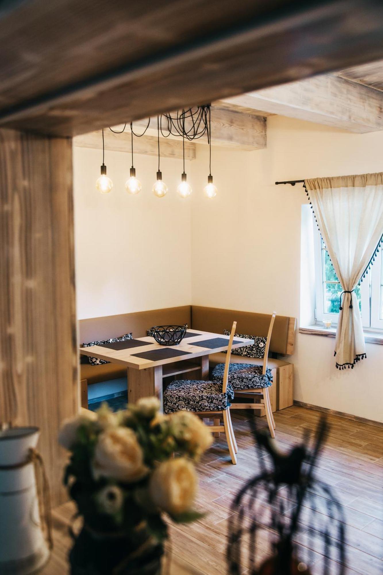 Roubenka U Kavku Villa สตาเร ฮัมรี ภายนอก รูปภาพ